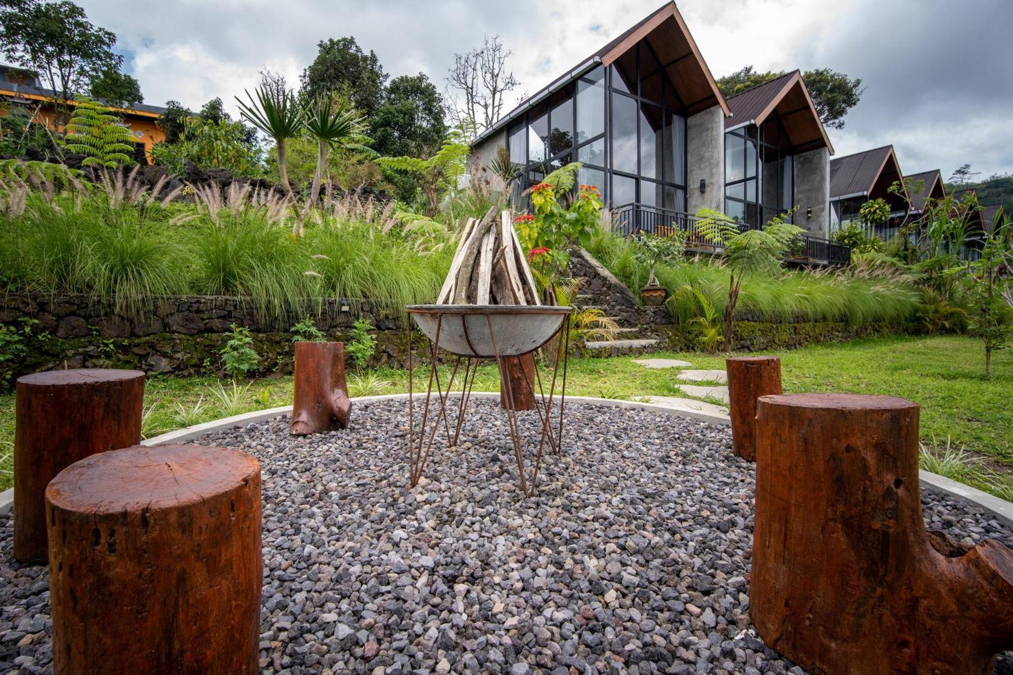 Mountain Peak Hotel